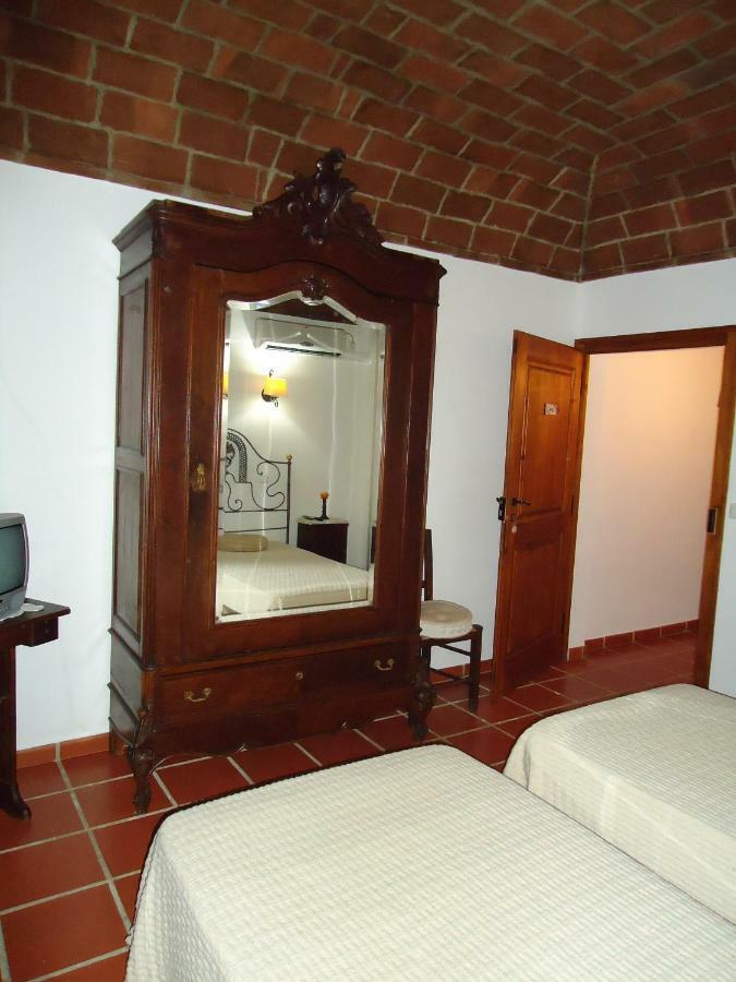 Monte Da Avo Chica Hotel Monsaraz Luaran gambar